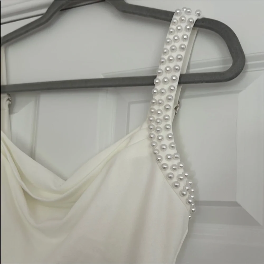 Oh Hello - SALENA PEARL DETAIL BODYCON MIDI DRESS - Medium - Picture 3 of 3